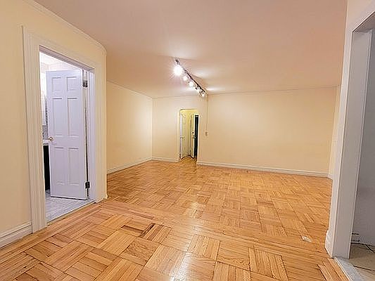 3rd image of 310 E 74th St APT 1A