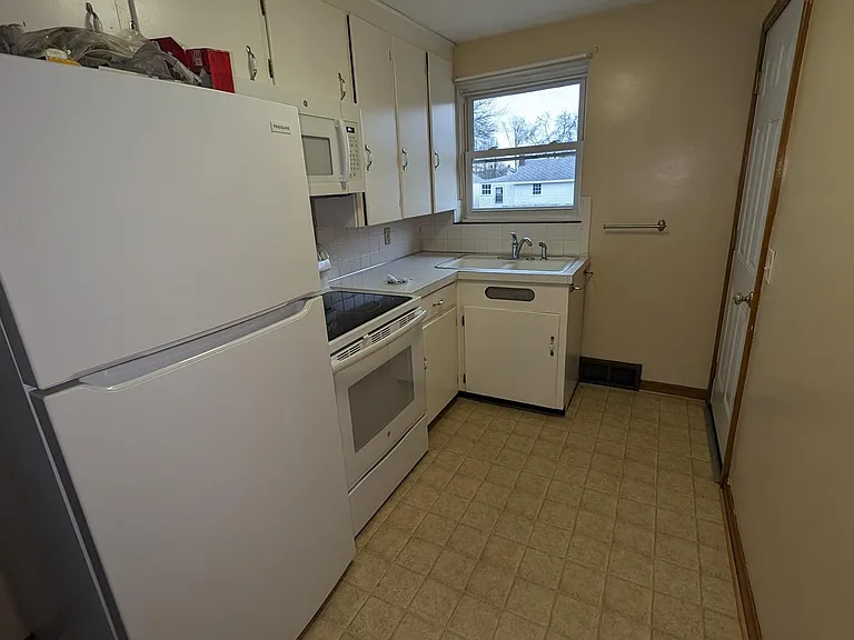 538 Hower St NE — Photo 7