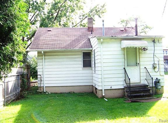 3rd image of 1530 Reo Ave