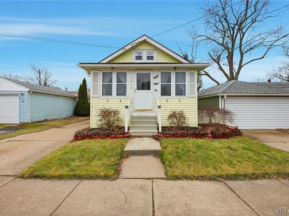 7813 Edison Ave, Niagara Falls, NY 14304