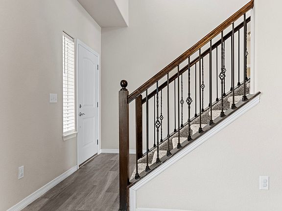 5th image of 1661 Northcroft Dr