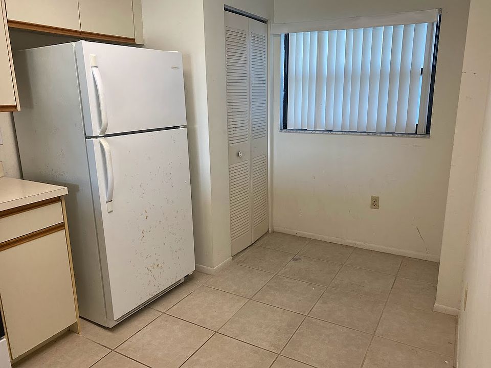 800 Cove Cay- Kitchen 2_02072022