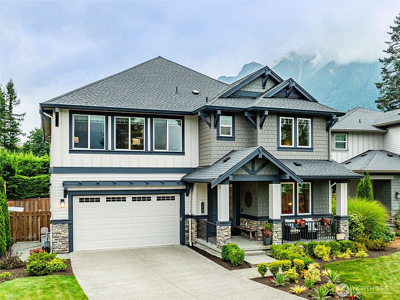 2nd image of 770 SE 6th Place