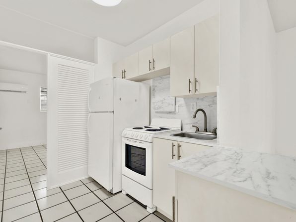 426 Santander Ave #11