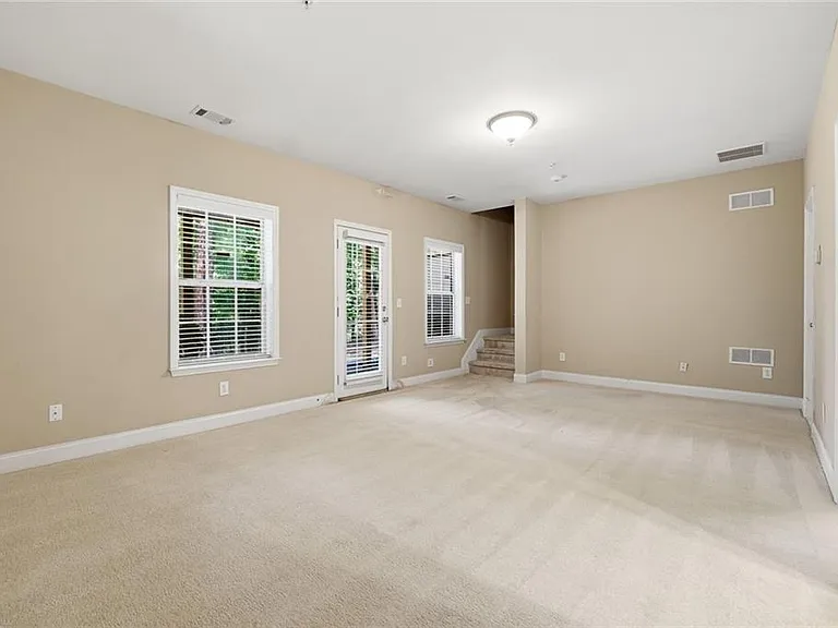 9040 Woodland Trl — Photo 24