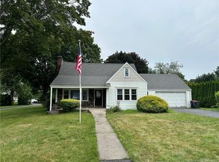 426 Erwin St, Trumbull, CT 06611
