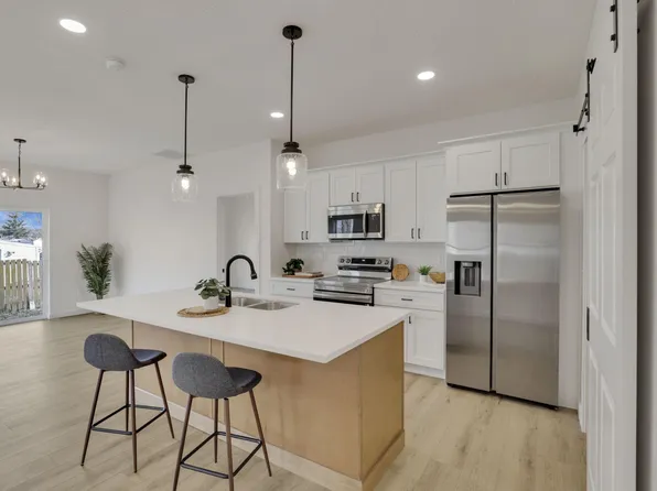 44 6th St, Buckeye Lake, OH 43008