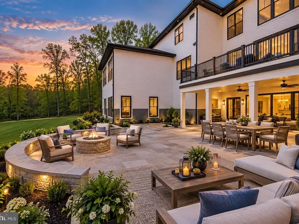 138 Wooded Ln, Front Royal, VA 22630