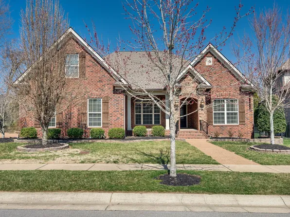 833 Queen Annes Ct, Nolensville, TN 37135