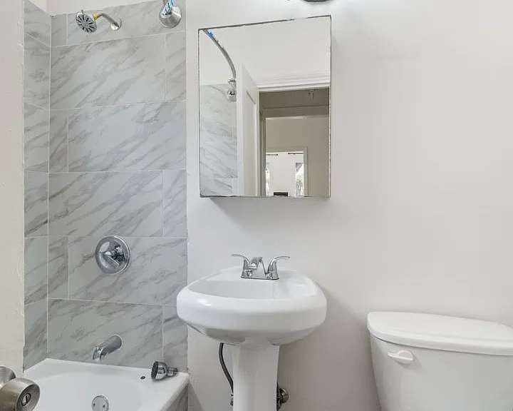 1623 N Mariposa — Photo 73