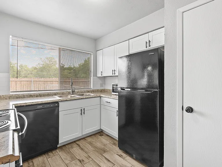 7505 Saint Amant Pl #A — Photo 11