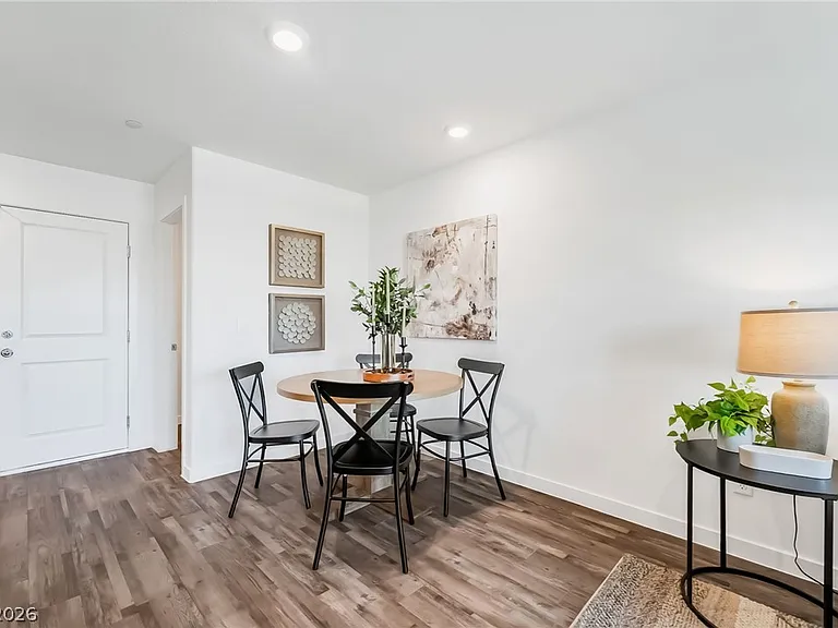 903 Rosy Starling St — Photo 11