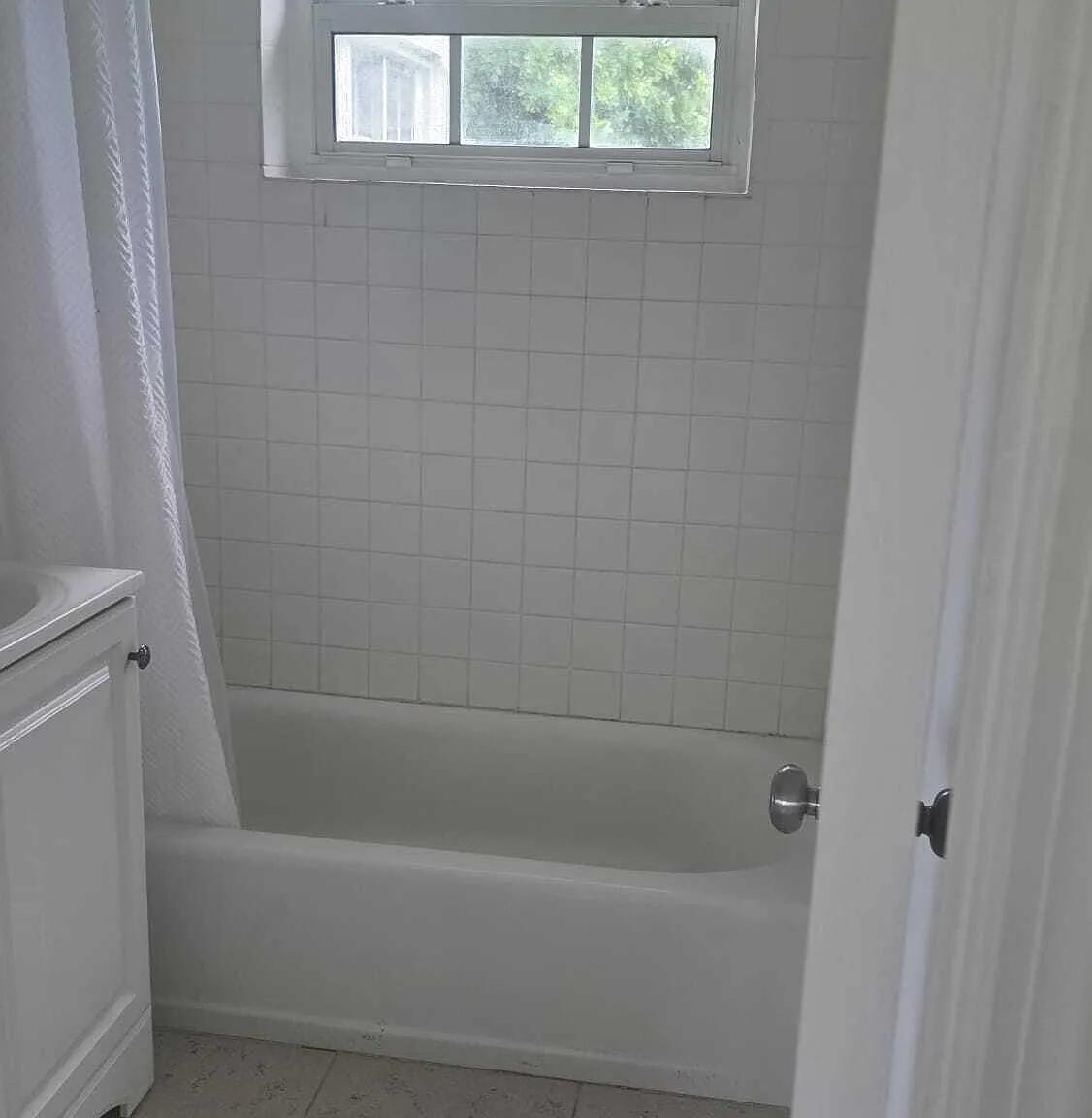 3 bed, 1.0 bath, 900 sqft, $2,200 — Photo 4