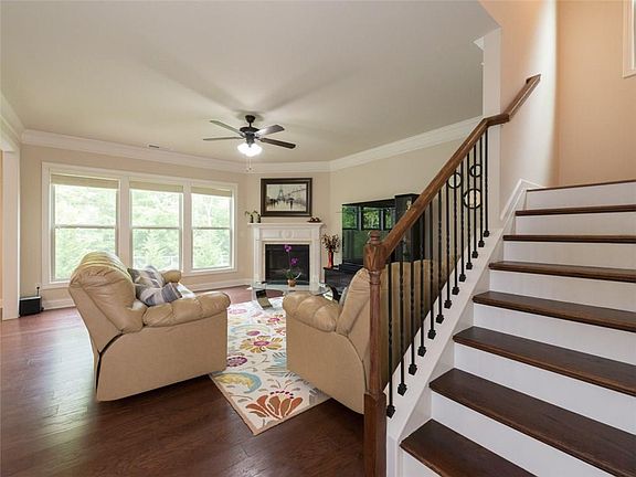 2nd image of 1420 Roswell Manor Cir