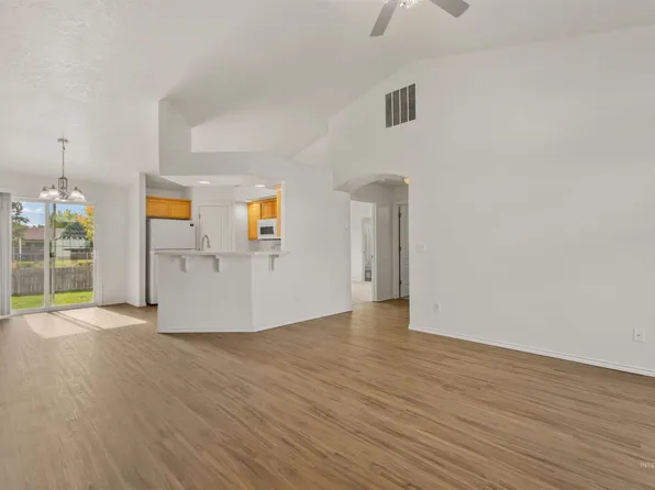 97 W Indian Rocks St, Meridian, ID 83646