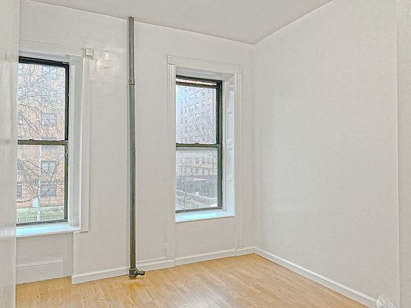 4th image of 235 E 115th St #2
