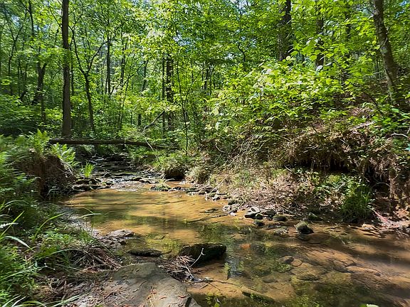 4th image of 824 Bridge Rd