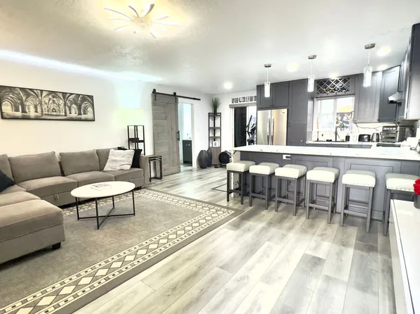 4360 42nd St APT 2, San Diego, CA 92105