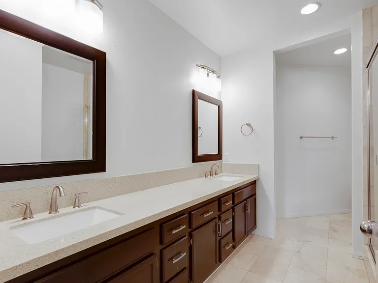 11628 Montana Ave #207 — Photo 21