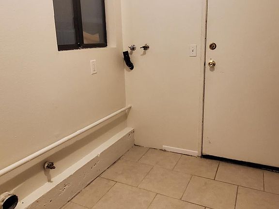 4th image of 21610 Orrick Ave Unit 11