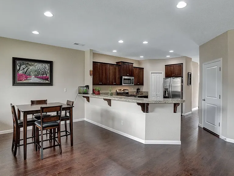 6196 NE Sherborne St — Photo 11