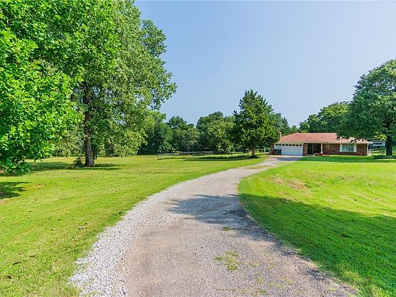 4th image of 10519 Dare Ln