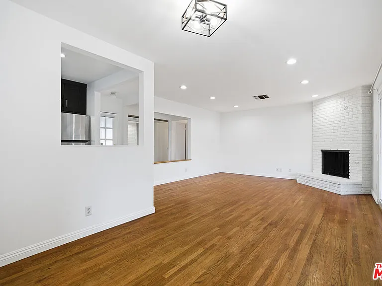 12811 Cumpston St — Photo 7