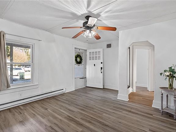 4th image of 403 Elizabeth St