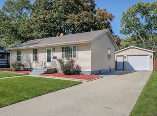 1721 W Illinois Ave, Aurora, IL 60506