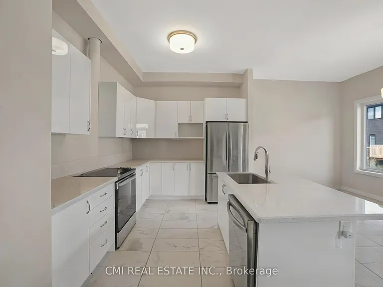 3742 Sunbank Cres — Photo 15