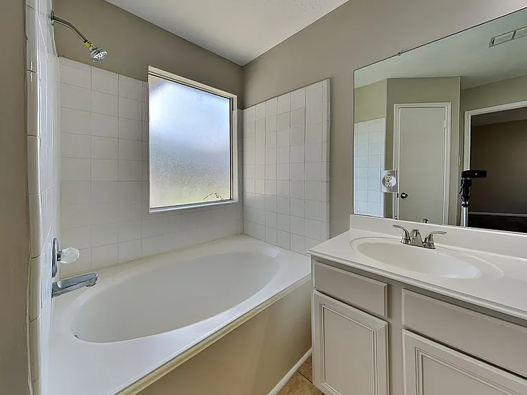 18109 Eganville Cir — Photo 10