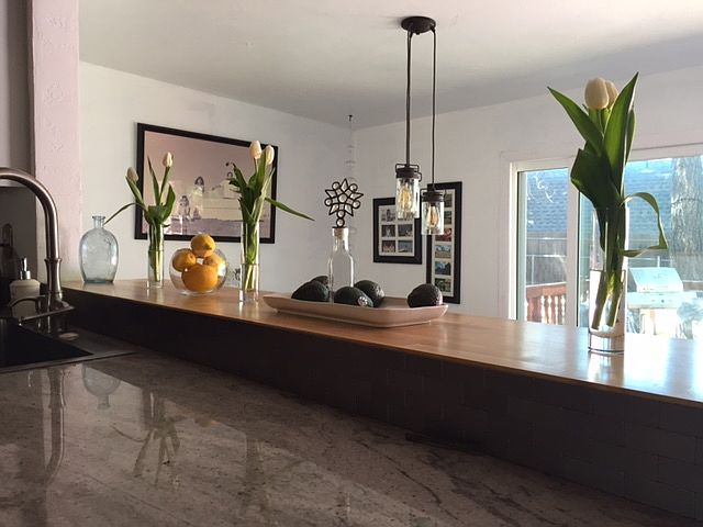 Kitchen to Dining room