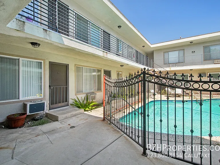 1220 N Ogden Dr #8 — Photo 16