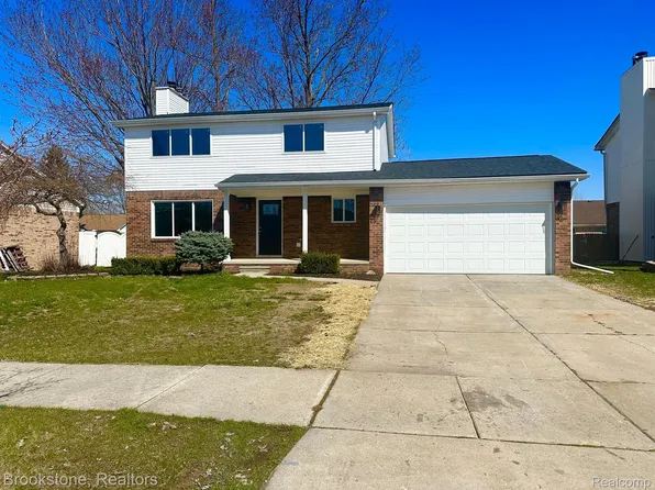 26207 Fairwood Dr, Chesterfield, MI 48051
