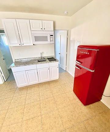 3rd image of 11316 Palm Dr #4