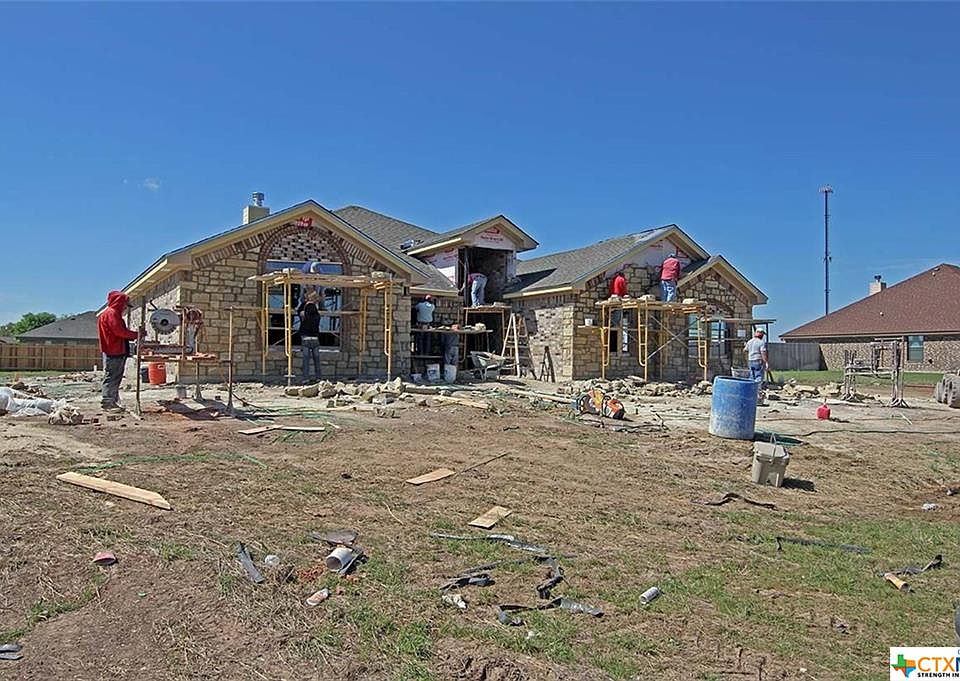 1st image of 204 Hamer Dr