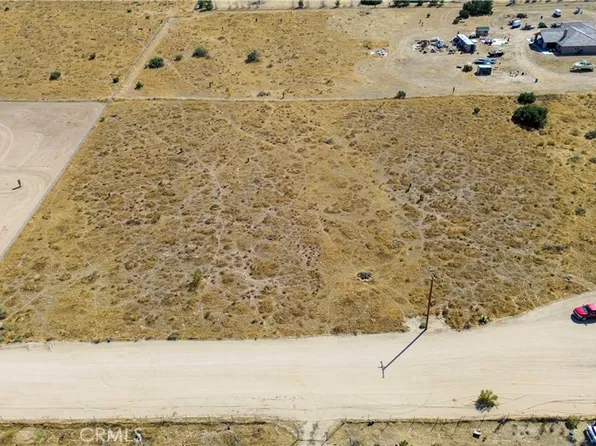 6 Solano Rd, Phelan, CA 92371