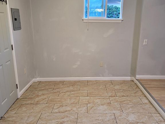 4th image of 16719 Los Banos St