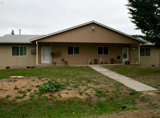 221 E 2nd Ave, Sutherlin, OR 97479