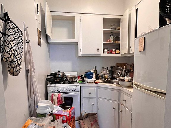 5th image of 125 W 70th St #4A
