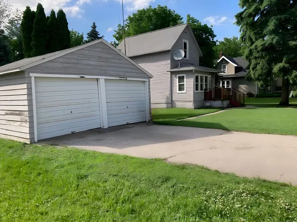 214 2nd St NW, Pennock, MN 56279