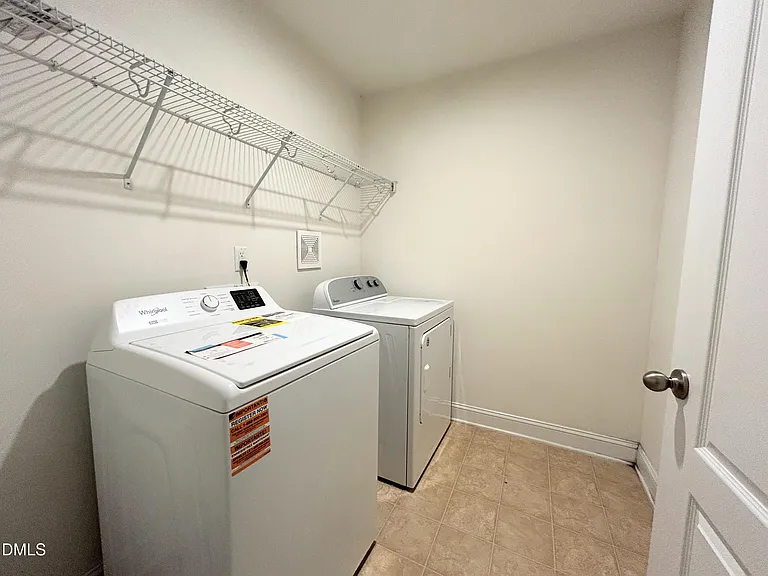 735 Lampwick Ln — Photo 26