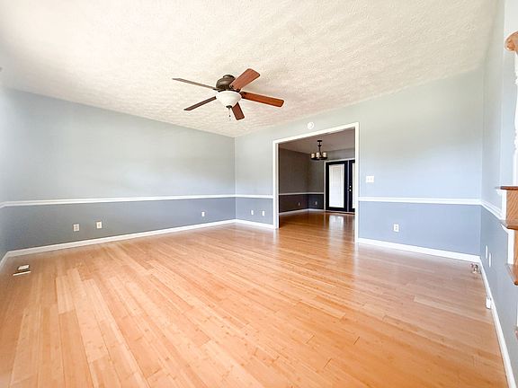 3rd image of 3339 Riveroaks Dr