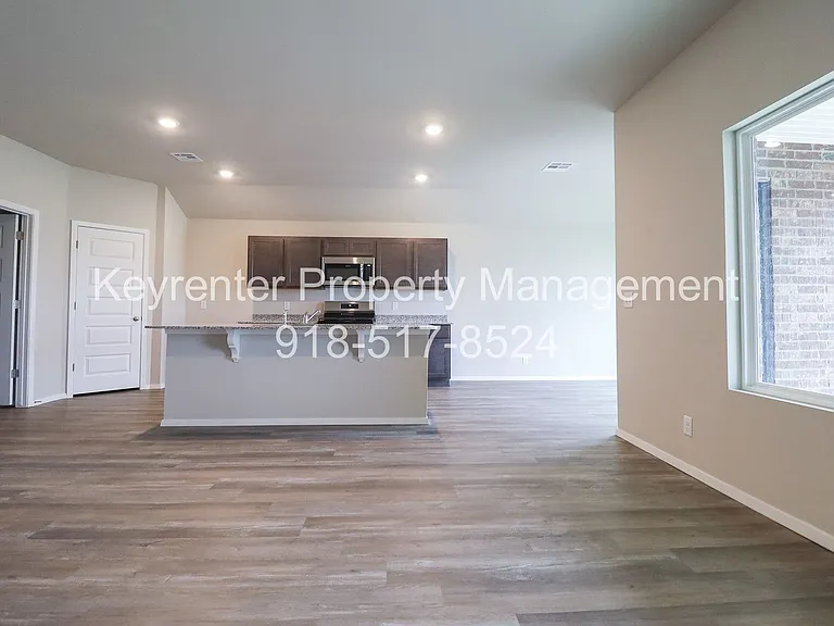 1327 E Honolulu Pl — Photo 22
