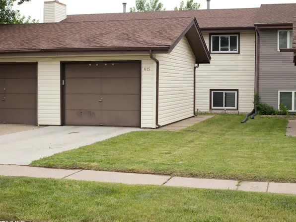 615 N 35th St, Bismarck, ND 58501
