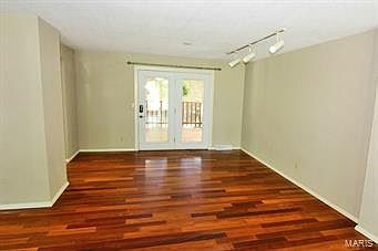 5th image of 1822 Northbridge St