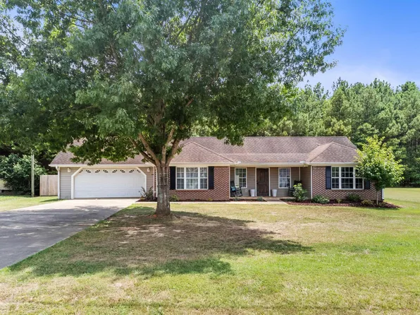 520 Pinewood Dr, Centre, AL 35960