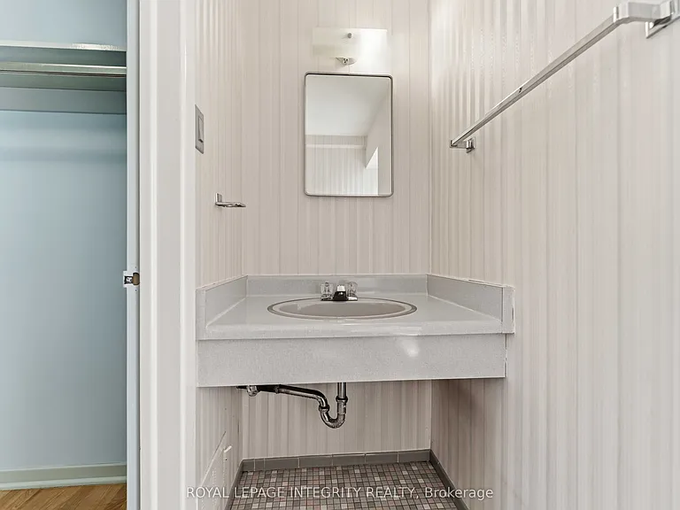 1842 Playfair Dr — Photo 22