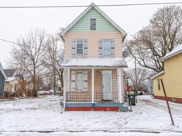 1318 4th St NE, Canton, OH 44704