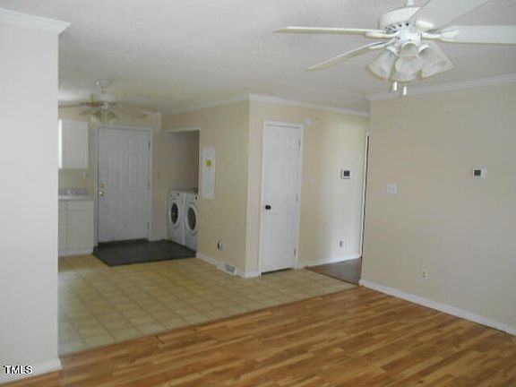 5th image of 912 W Waddell St